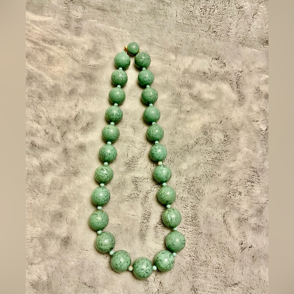 Elegant Teal/Green Beaded Necklace